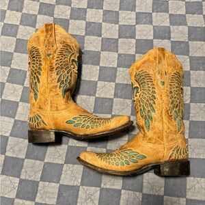 Corral Tan and Teal Winged Fleur-de-lis Cowboy Boots